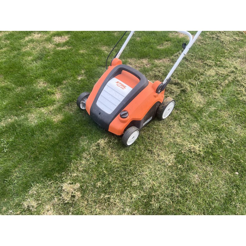 Elektrinis skarifikatorius STIHL RLE 240 , (24h - 15€) Elektrinis skarifikatorius STIHL RLE 240 , (24h - 15€)