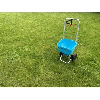 Tręštuvas / sėklų barstytuvas Gardena XL , (24h - 10€) Tręštuvas / sėklų barstytuvas Gardena XL , (24h - 10€)